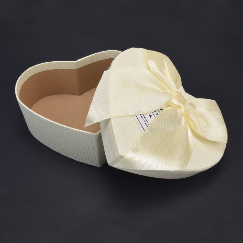 Подарункова коробочка Серце, 12х11х4,8 см, Кремова (UPK-060383)