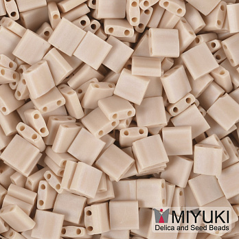 Бісер японський Miyuki TILA №493FR, 5х5 мм, Бежевий матовий АВ (BIS-053207)